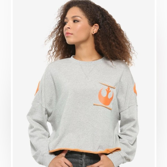 Star Wars: The Rise Of Skywalker Resistance Raw-Edge sz S Athletic Jersey crop - Picture 1 of 10